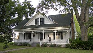 Isaac applewhite house 2008