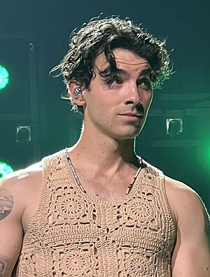 Joe Jonas Raleigh 928 (cropped).jpg