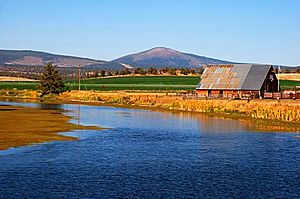 Lost River Barn (Klamath County, Oregon scenic images) (klaDA0058)