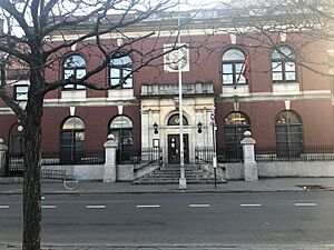 NYPL Bronx Morrisania Library IMG 2780 HLG