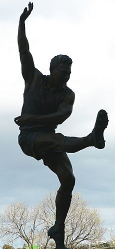 Ron barassi statue