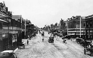 StateLibQld 1 118556 Ruthven Street, Toowoomba, Queensland, ca. 1928