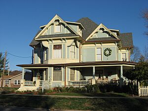 Thomas Newby Braxtan House, front and a slight southern side