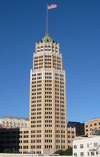 Tower Life Building, San Antonio, 2011 cropped.jpg
