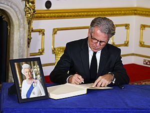 World Leaders - Book of Condolence for HM The Queen (52364261001)