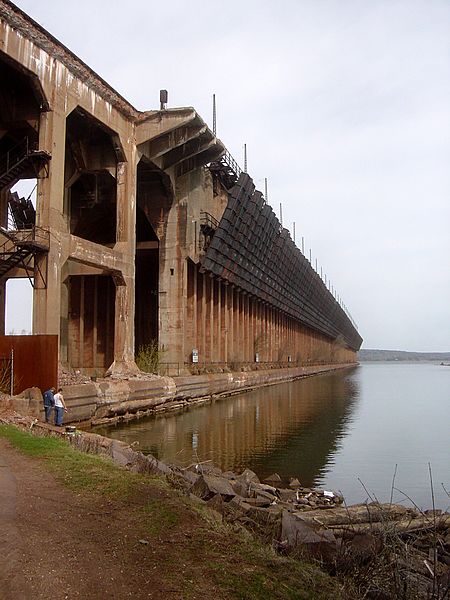 AshlandOreDockWI-055-050507