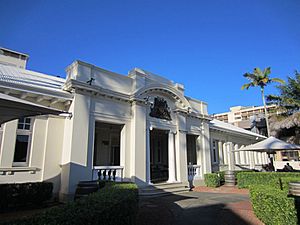 Cairns Court House, 2015.jpg
