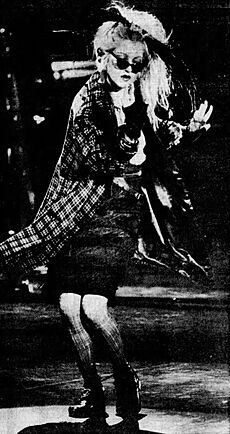 Cyndi Lauper - The Roanoke Times (1984)