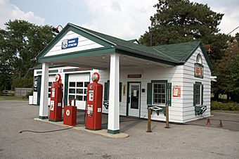 Dwight IL - gas station.jpg