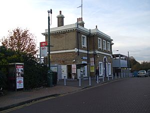 Erith station building