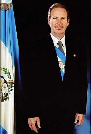 Foto oficial de Presidente Álvaro Arzú.jpg