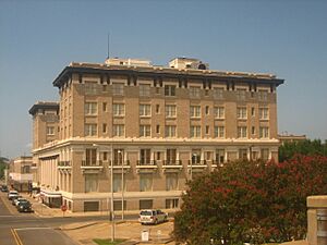 Hotel Bentley, Alexandria, LA IMG 1133