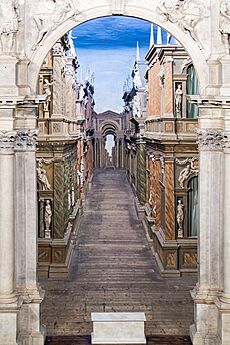 Interior of Teatro Olimpico (Vicenza)- Scaenae frons close-up - La porta regia