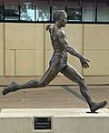 Malcolm Blight statue Adelaide Oval.jpg