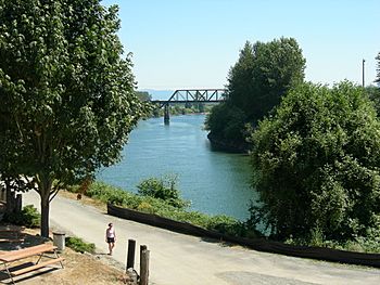 River seen from downtown Snohomish.jpg