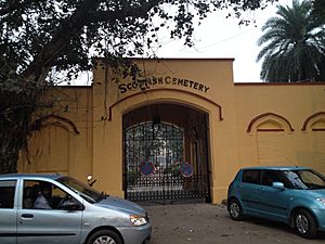 Scottish Cemetery in Kolkata 02.jpg