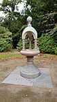 Duthie Park, Temperance Drinking Fountain, Including Urns