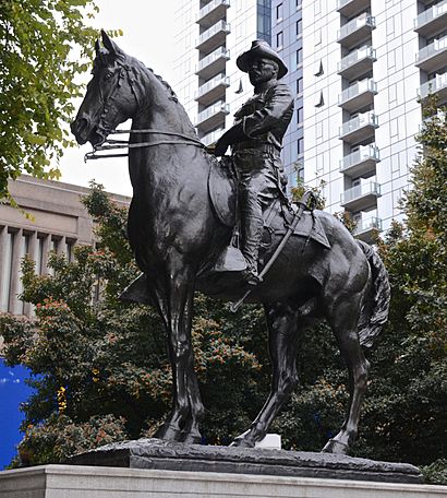 Theodore Roosevelt statue on Park Blocks, Portland - cropped.jpg
