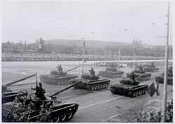 Vojenska prehlidka 1985a