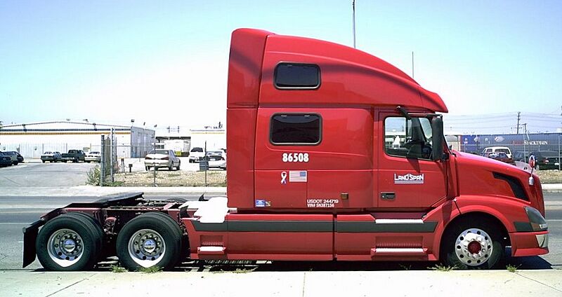Volvo bobtail semi-truck (LandSpan)