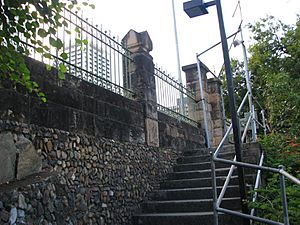 William Street and Queens Wharf Road retaining walls (2008) - stairs