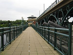 Barrage footbridge-1632