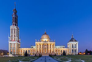 Basílica de Nuestra Señora de Licheń, Stary Licheń, Polonia, 2016-12-21, DD 39-41 HDR.jpg