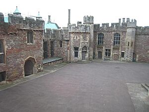 Berkeley Castle 04