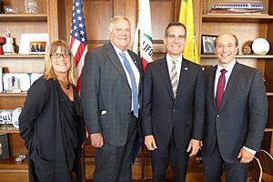 Garcetti Meets with Australian Ambassador (18863526952)
