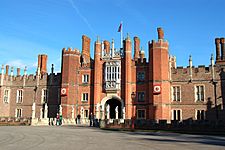 Hampton Court Palace 20120224