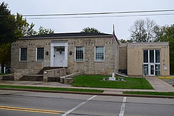 Hutchinson Memorial Library, Randolph, WI.jpg
