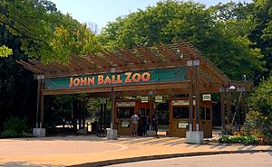 John Ball Zoo entrance.jpg