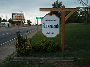Sign indicating entrance to Lakewood