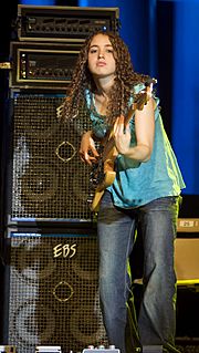 Tal Wilkenfeld 2009 by Guillaume Laurent
