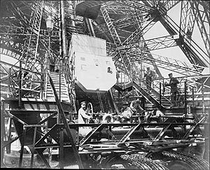 Tour Eiffel Ascenseur Roux, Combaluzier et Lepape