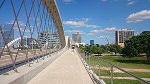 W 7th bridge bikeway, Fort Worth