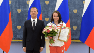 Дмитрий Медведев с гимнасткой Марией Пасекой