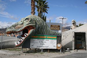 Cabazon-Dinosaurs-Museum-Entrance