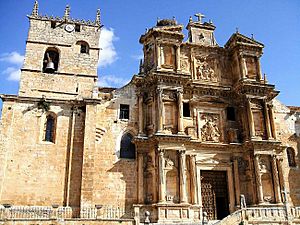 La Asunción de la Virgen María church (15th-17th century)