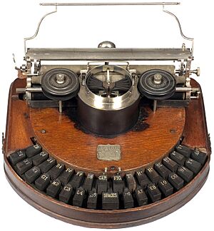 Hammond 1 typewriter (Martin Howard Collection)