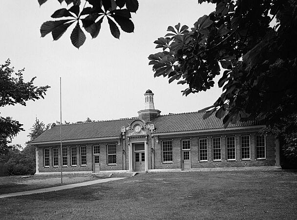 Pequot School, 214 Main Street, Southport (Fairfield County, Connecticut)