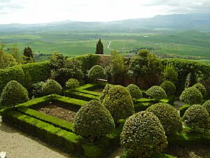 Piccolomini Gardens