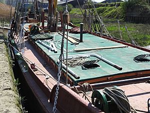SB Decima at Dartford Lock 8735