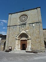 Sant'Agostino church in Amatrice, Italy in May 2011 (14815570486)