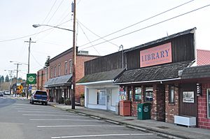 Shops on Cowlitz Street, Toledo, Washington (2019)