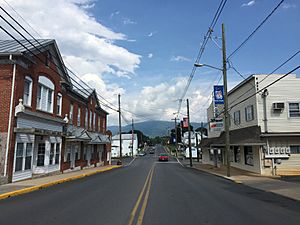 2016-07-19 16 23 57 View north along U.S. Route 340 Business (Main Street) between Masonic Drive and Railroad Avenue in Stanley, Page County, Virginia