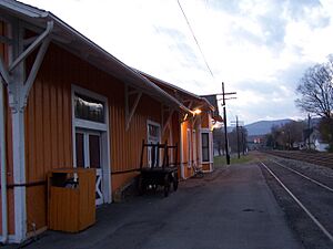 Alderson WV Depot - Trackside