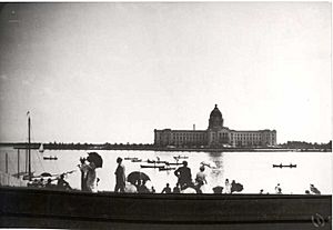 B-779 Day out at Wascana Park c. 1910