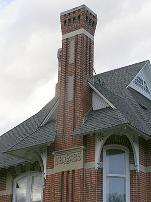 Brown Mansion 029