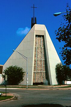 Chicago vicinity, Elmwood Park, Saint Celestine Catholic Parish - summer 1981 (kościół parafialny p.w. św. Celestyna)